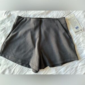 Lululemon Ribbed Softstreme HR Shorts 2”